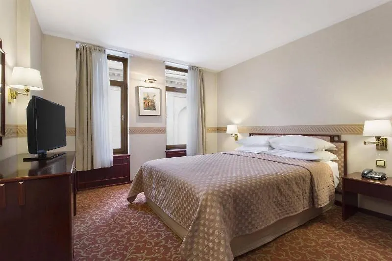 Ramada By Wyndham Bucharest Majestic Hotel